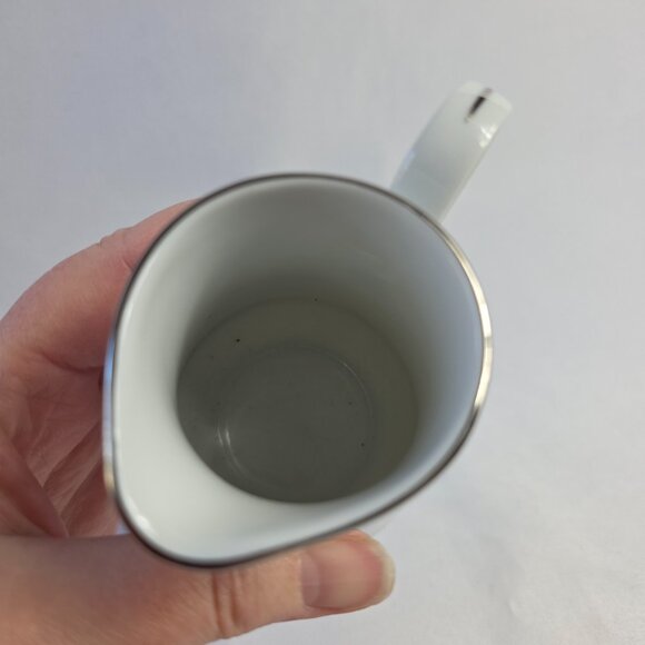 Crown Ming Queen's Lace Creamer White Flowers Platinum Trim - Picture 13 of 14